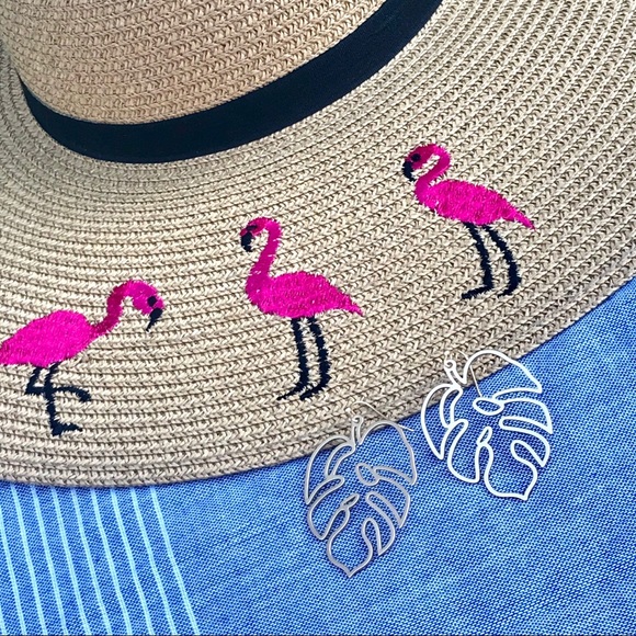 ✨HPx3✨Monstera Leaf Earrings - Picture 3 of 6